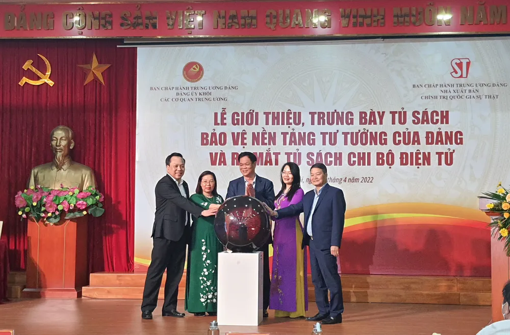 Độc giả được đọc miễn phí sách của Đảng trên Stbook.vn ảnh 1