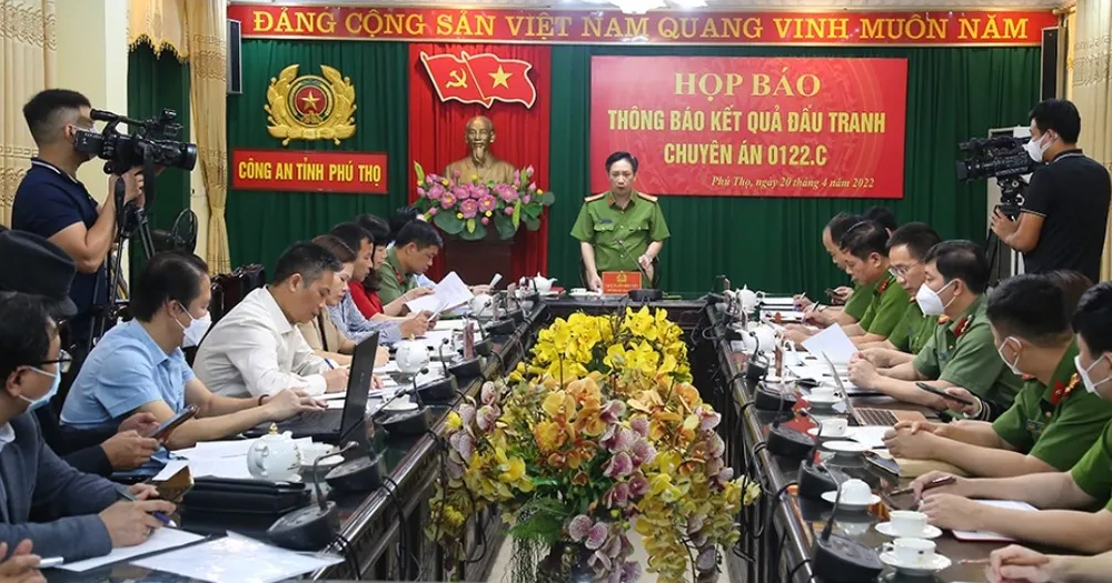 Khởi tố một nữ phóng viên truyền hình có hành vi “Cưỡng đoạt tài sản” ảnh 1