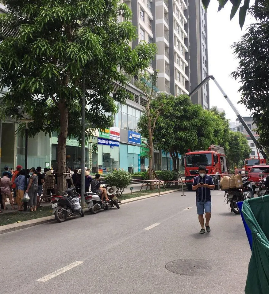 Liên tiếp 2 học sinh rơi từ tầng cao cùng một chung cư tại Hà Nội ảnh 1