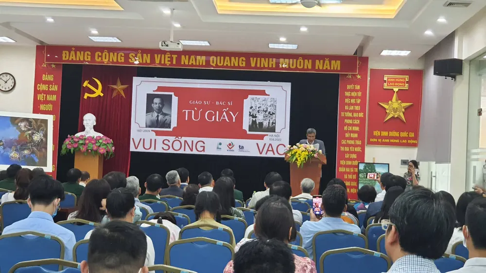 Trang trọng Lễ đặt tượng cố Giáo sư Từ Giấy tại Viện Dinh dưỡng Quốc gia ảnh 4