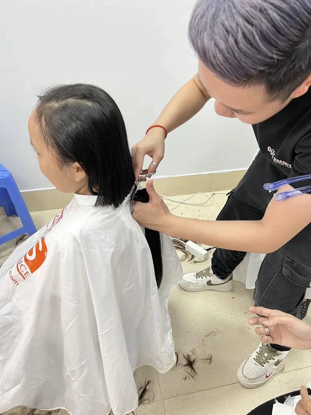 Chia sẻ tóc cho phụ nữ ung thư, tiếp thêm nghị lực chiến thắng bệnh hiểm nghèo ảnh 4