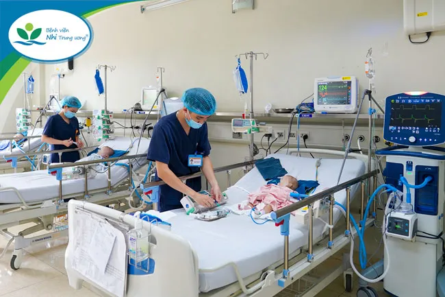 Trẻ ồ ạt nhập viện vì Adenovirus, Bộ Y tế khẩn cấp ứng phó  ảnh 1