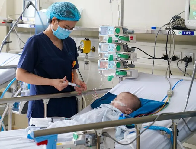 Trẻ ồ ạt nhập viện vì Adenovirus, Bộ Y tế khẩn cấp ứng phó  ảnh 2