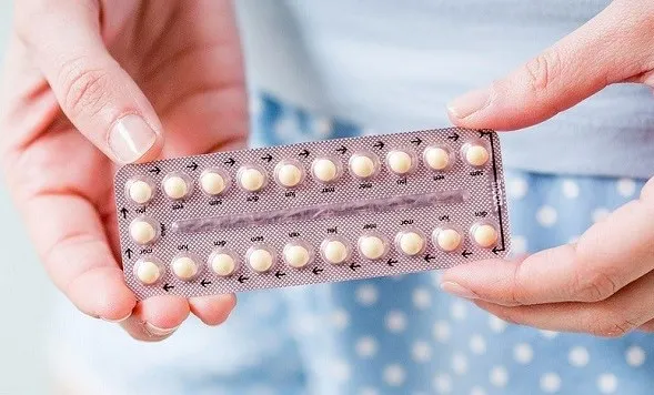 Nam sinh lớp 9 uống 21 viên thuốc tránh thai phải cấp cứu ảnh 1