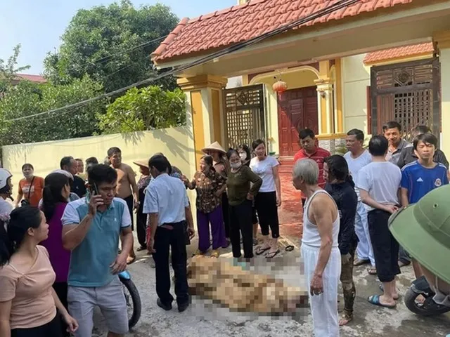 Khởi tố tội “Giết người” vụ án 3 người con gái dùng xăng đốt nhà mẹ đẻ ảnh 1