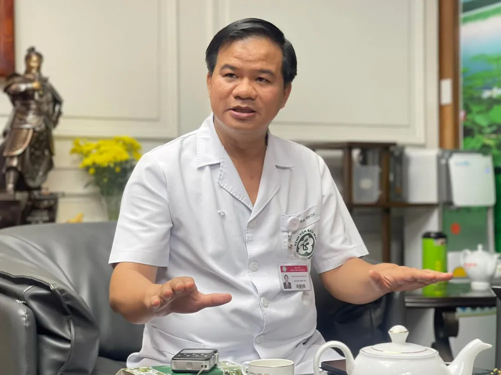 Bệnh viện Bạch Mai xin tự chủ chi thường xuyên để giảm bớt khó khăn ảnh 1