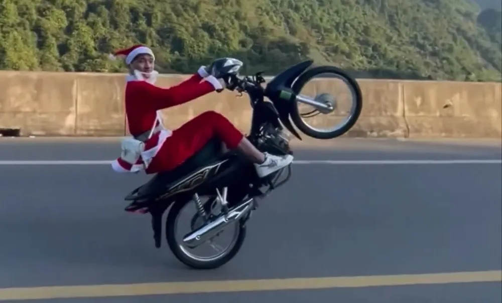 Nguyễn Thanh Tùng bị khởi tố về hành vi "Gây rối trật tự công cộng" Nguyễn Thanh Tùng bị khởi tố về hành vi "Gây rối trật tự công cộng"