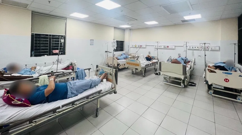 6 bệnh nhân bị ngộ độc nặng sau khi ăn trứng cá sấu hỏa tiễn