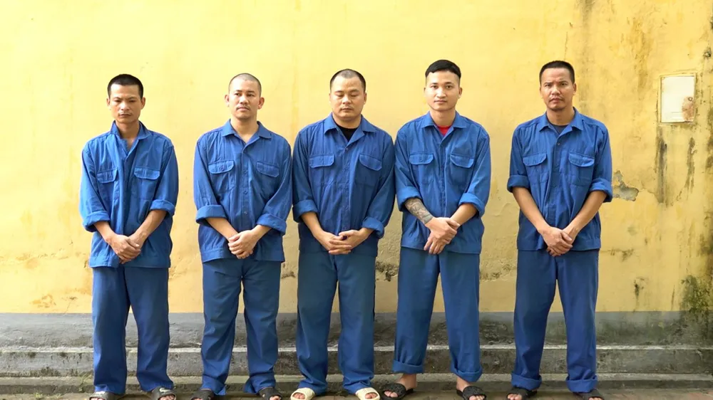 Một số đối tượng trong đường dây đánh bạc và tổ chức đánh bạc vừa bị Công an Hưng Yên triệt phá