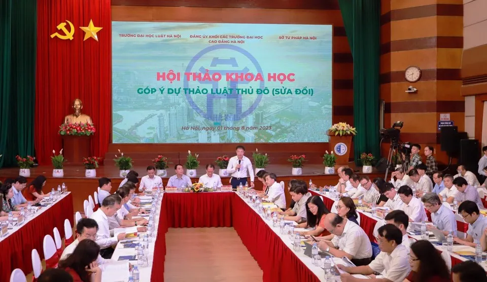 Các đại biểu tham dự hội thảo góp ý cho dự thảo Luật Thủ đô (sửa đổi)