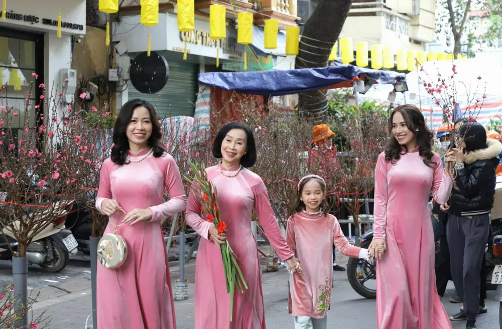 Gìn giữ những nét đẹp văn hóa và hình ảnh người Hà Nội thanh lịch, hào hoa, nghĩa tình