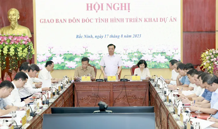 Bí thư Thành ủy Hà Nội Đinh Tiến Dũng chủ trì và phát biểu tại cuộc giao ban về dự án đường Vành đai 4 - Vùng Thủ đô Bí thư Thành ủy Hà Nội Đinh Tiến Dũng chủ trì và phát biểu tại cuộc giao ban về dự án đường Vành đai 4 - Vùng Thủ đô