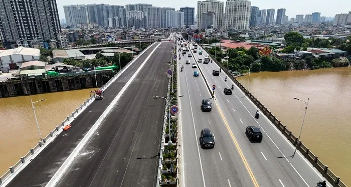 Cầu Vĩnh Tuy giai đoạn 2 được xây dựng song song với cầu Vĩnh Tuy giai đoạn 1