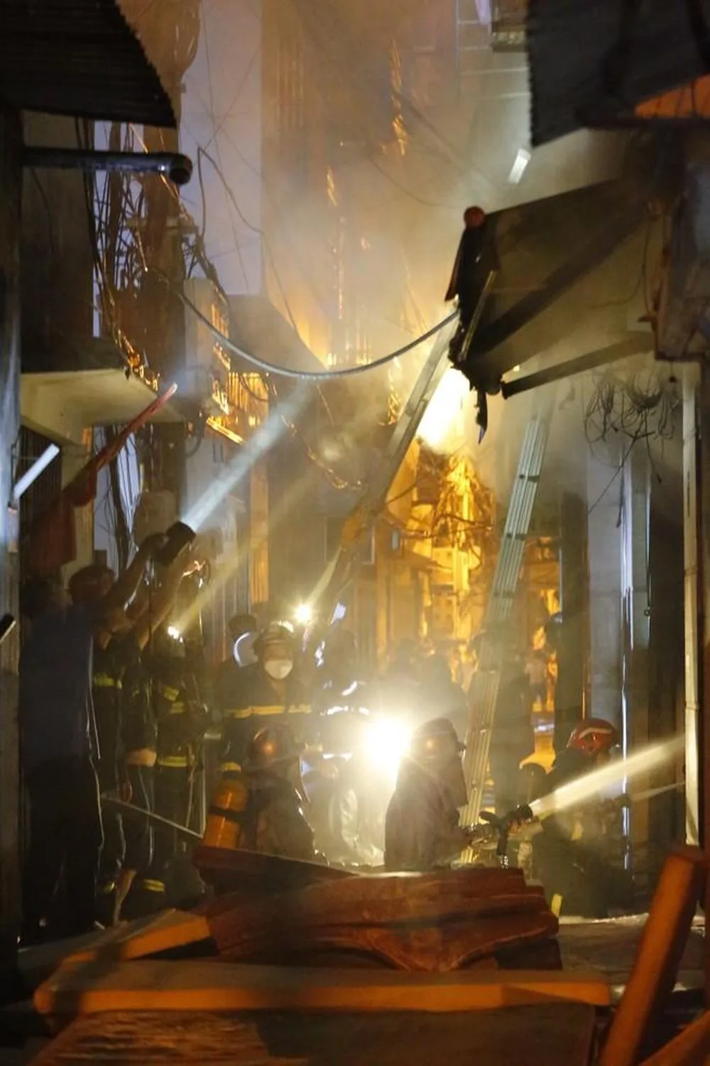 Vụ cháy chung cư mini ở phố Khương Hạ, Hà Nội đã bộc lộ nhiều bất cập về công tác quản lý chung cư mini