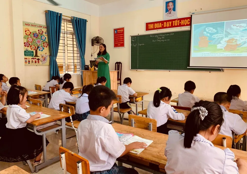 Hà Nội giao quyền tự chủ cho các địa phương tuyển thêm giáo viên