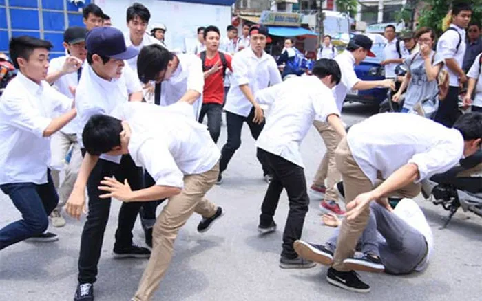 Hà Nội yêu cầu ngăn chặn và xử lý nghiêm hành vi bạo lực học đường