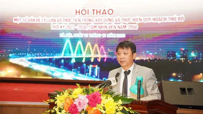 PGS-TS Nguyễn Ngọc Hà tham luận tại hội thảo PGS-TS Nguyễn Ngọc Hà tham luận tại hội thảo