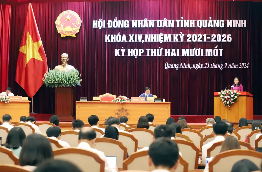 Quang cảnh Kỳ họp.jpg