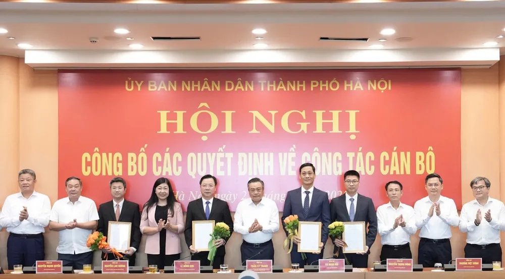 UBND TP Hà Nội tổ chức hội nghị công bố các quyết định về công tác cán bộ