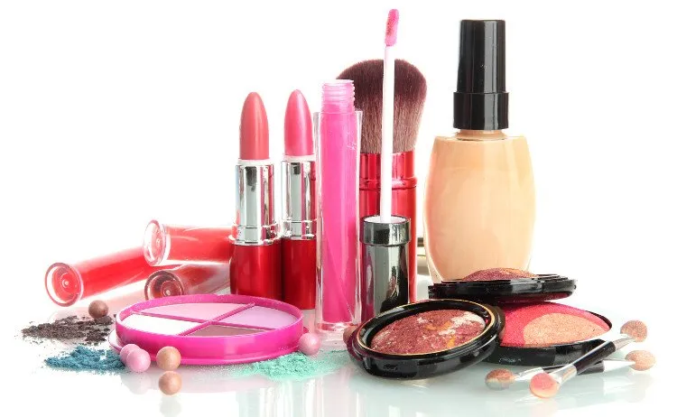 Thu hồi, tiêu hủy gần 300 loại mỹ phẩm có chất gây nguy hại cho sinh sản