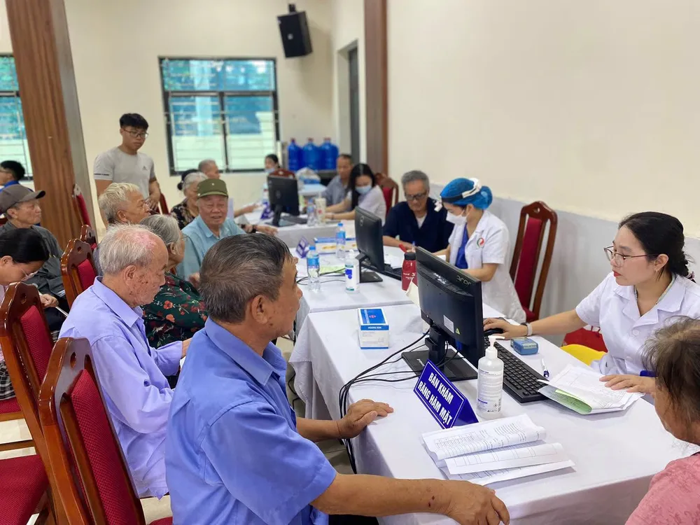 Hà Nội triển khai khám sức khỏe định kỳ miễn phí cho hơn 9,2 triệu người dân