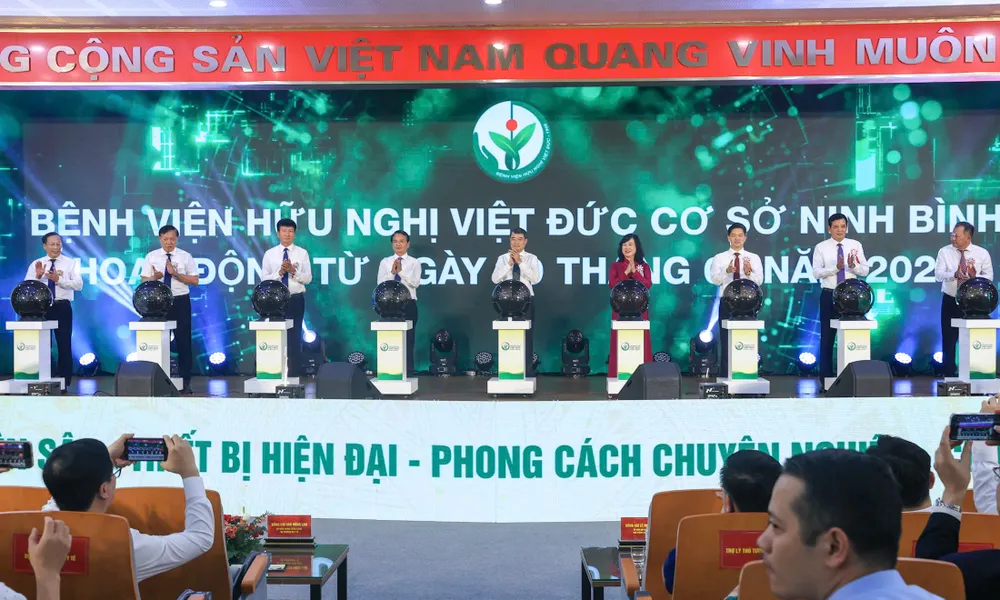 Phát triển mạng lưới khám chữa bệnh theo hướng hiện đại, đồng bộ và hiệu quả