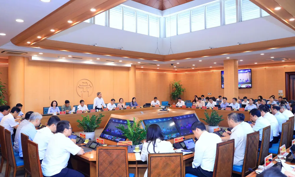 Phiên họp thường kỳ tháng 9 của UBND TP Hà Nội.jpg