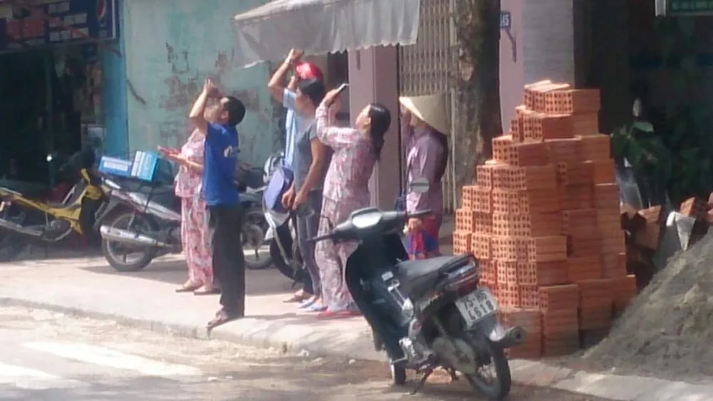 Xuất hiện quầng sáng lạ quanh mặt trời tại Huế ảnh 1