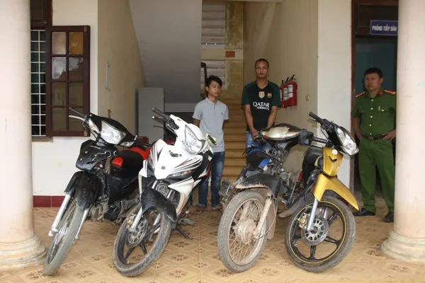 Bắt nhóm đối tượng trộm, cướp xe máy ở biên giới Việt Nam – Lào ảnh 1
