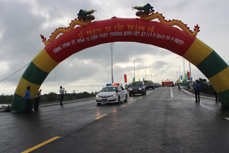 Thông xe cầu Thành Cổ bắc qua sông Thạch Hãn ảnh 1