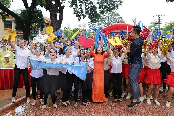 Vì sao cô chủ nhiệm tiếp sức Quán quân Olympia bằng... tô cháo vạt giường? ảnh 3