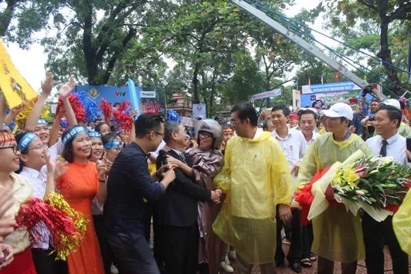 Vì sao cô chủ nhiệm tiếp sức Quán quân Olympia bằng... tô cháo vạt giường? ảnh 7