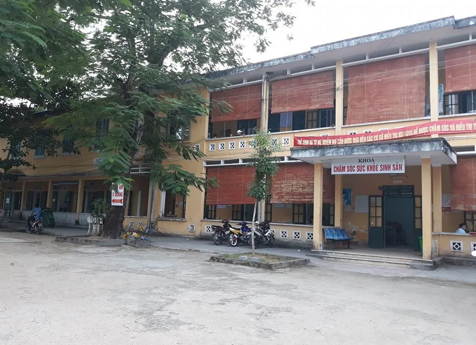 Bé sơ sinh đang được chăm sóc tại Trung tâm Y tế TP Huế