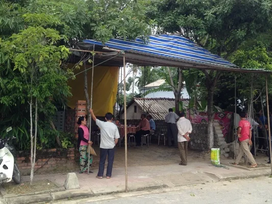 Đi tập thể dục phát hiện chủ quán cà phê treo cổ trên cây lộc vừng ảnh 1