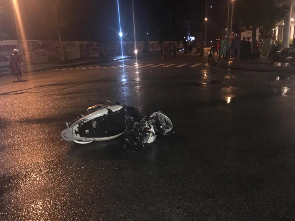 Ô tô gây tai nạn liên hoàn khiến 2 người thương vong ảnh 2