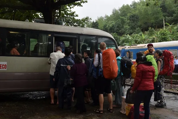 Đường sắt qua đèo Hải Vân thông tuyến sau nhiều giờ tê liệt  ảnh 4