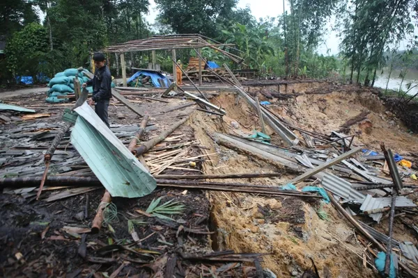 Sạt lở sông Hương uy hiếp Trường tiểu học Hương Thọ  ảnh 5