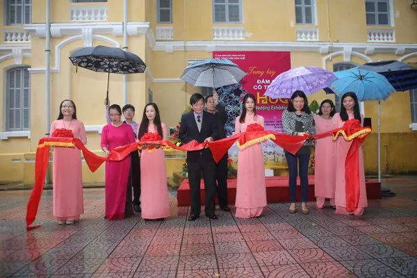 Độc đáo đám cưới cổ truyền ở cố đô Huế ảnh 1