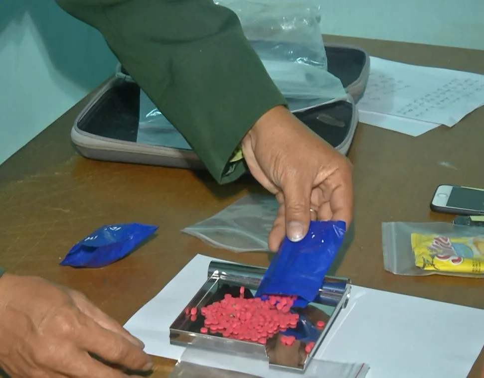 Bắt 2 đối tượng vận chuyển ma túy xuyên quốc gia  ảnh 2