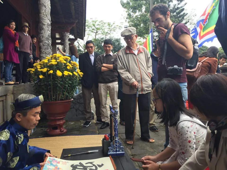 Hàng vạn du khách vui Xuân miễn phí ở Đại nội Huế ảnh 4