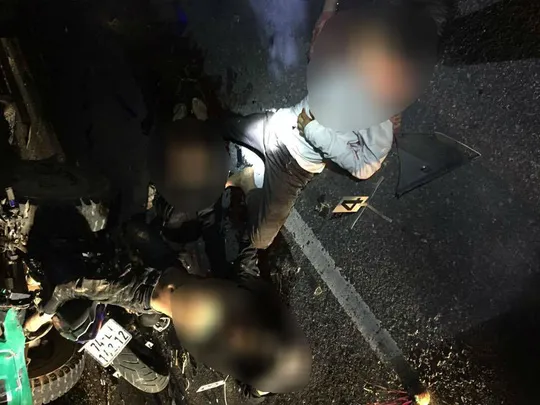 Tông ô tô đậu bên đường, 4 thiếu niên ở Quảng Trị tử vong ảnh 1