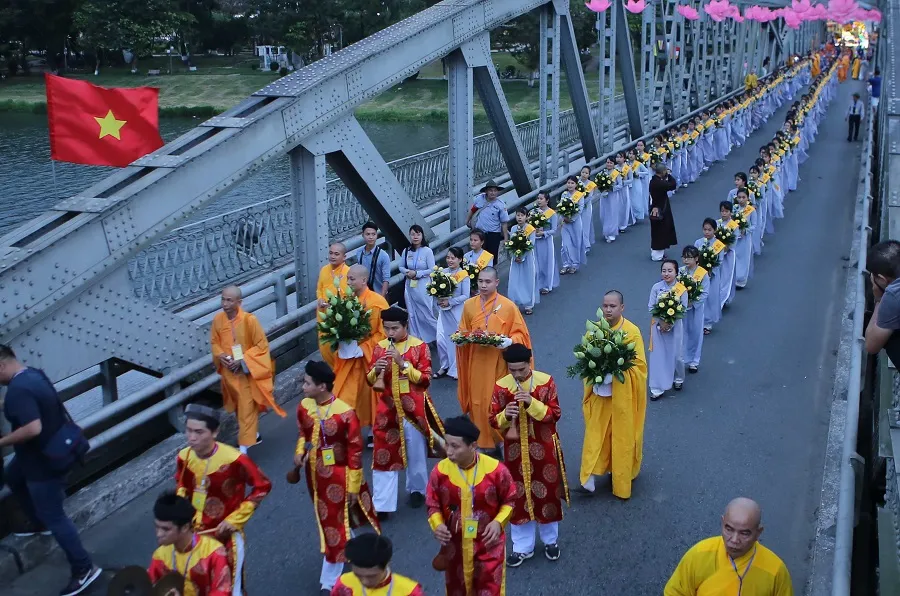 Trang nghiêm Đại lễ Phật đản Phật lịch 2562 tại Huế ảnh 8