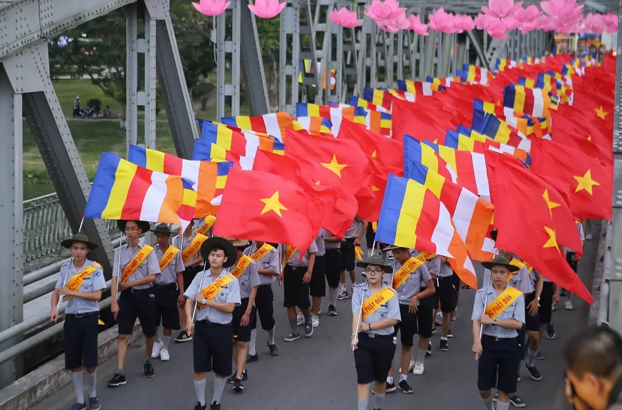 Trang nghiêm Đại lễ Phật đản Phật lịch 2562 tại Huế ảnh 9