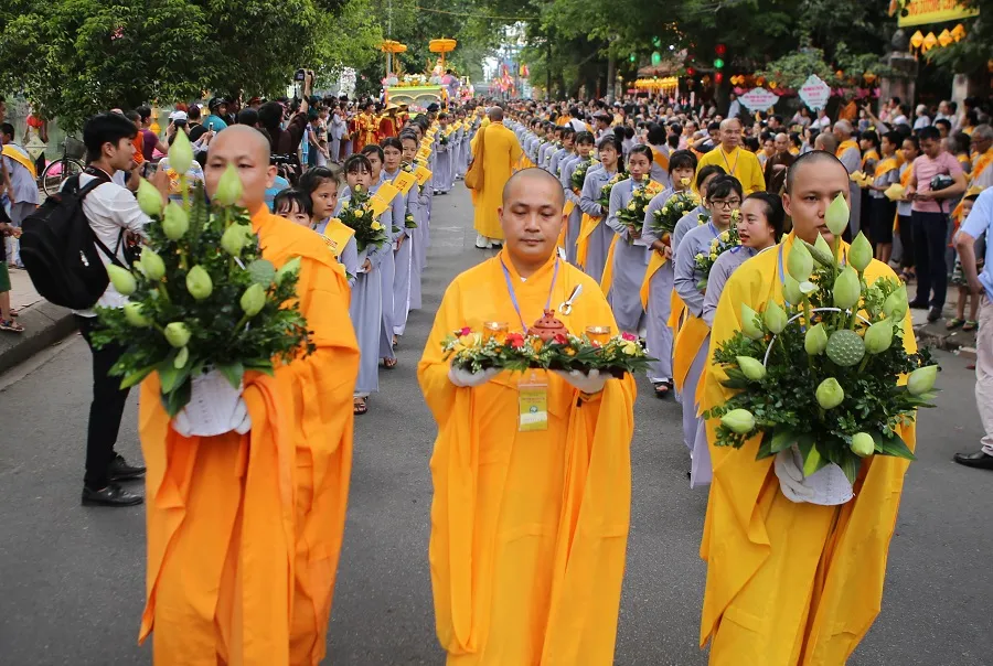Trang nghiêm Đại lễ Phật đản Phật lịch 2562 tại Huế ảnh 7
