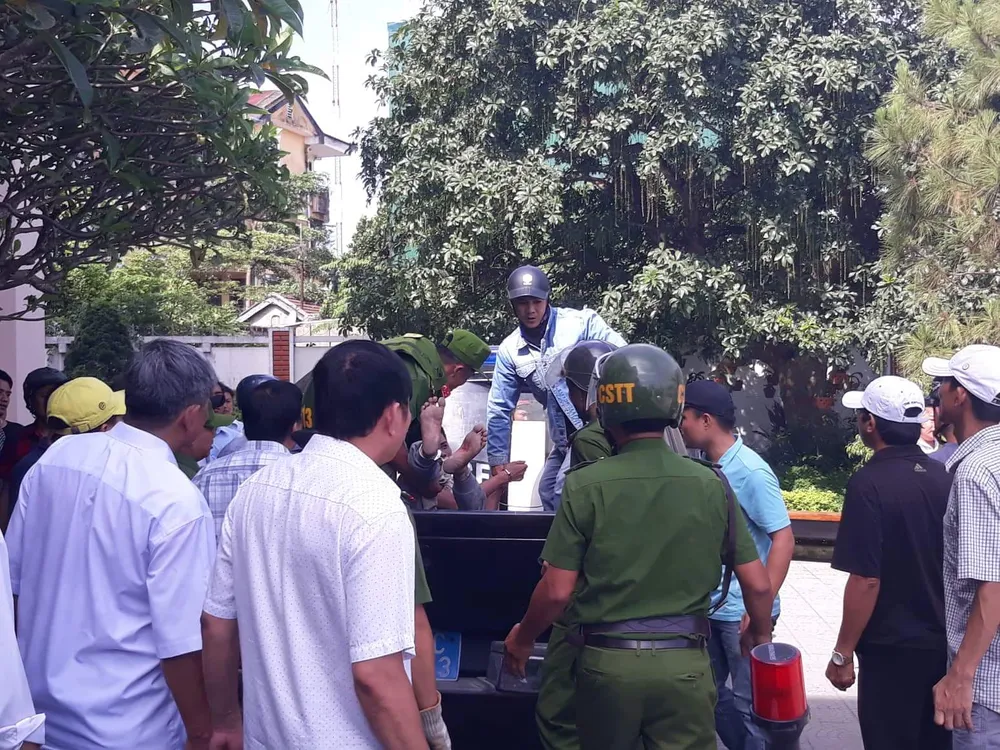 Giải cứu con tin bị nam thanh niên nghi ngáo đá không chế ảnh 1