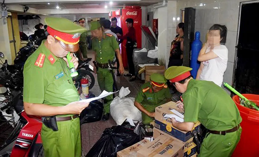 Kiểm tra bar ASTA tại Huế, phát hiện lượng lớn ma túy tổng hợp, bắt giữ hàng chục đối tượng  ảnh 3