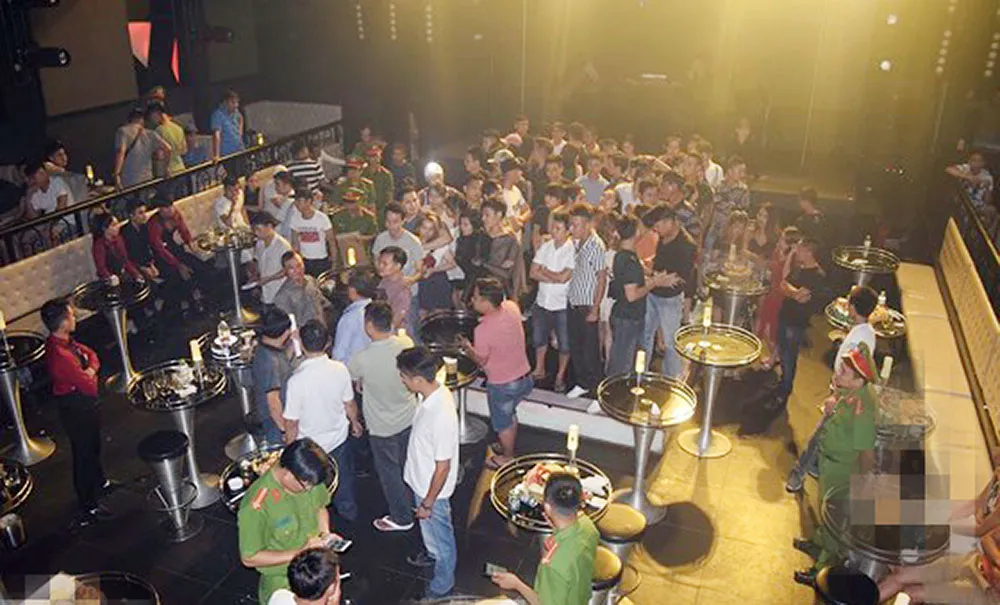 Kiểm tra bar ASTA tại Huế, phát hiện lượng lớn ma túy tổng hợp, bắt giữ hàng chục đối tượng  ảnh 2