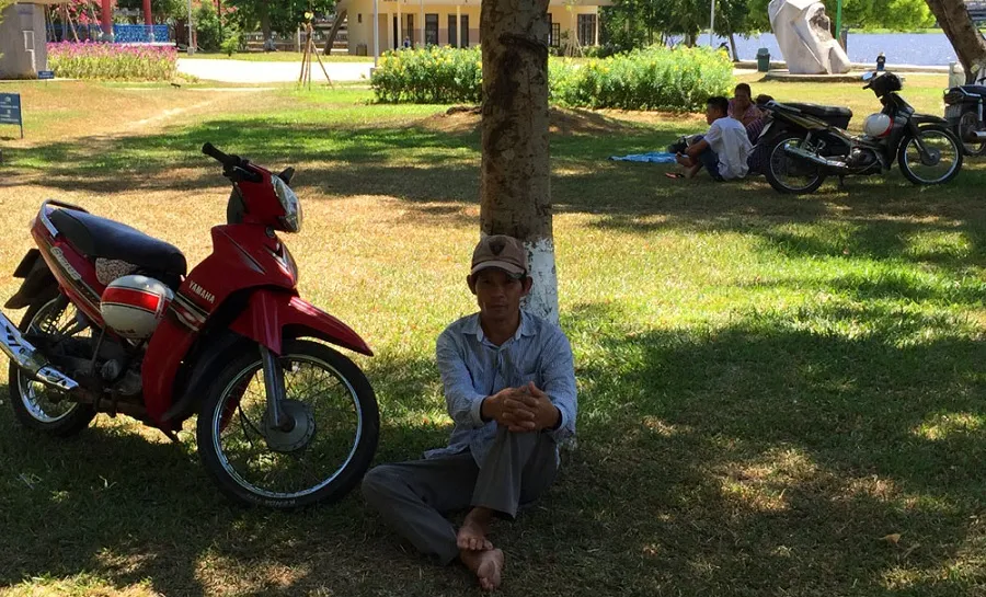 Người dân miền Trung vật vã trong nắng nóng  ảnh 2