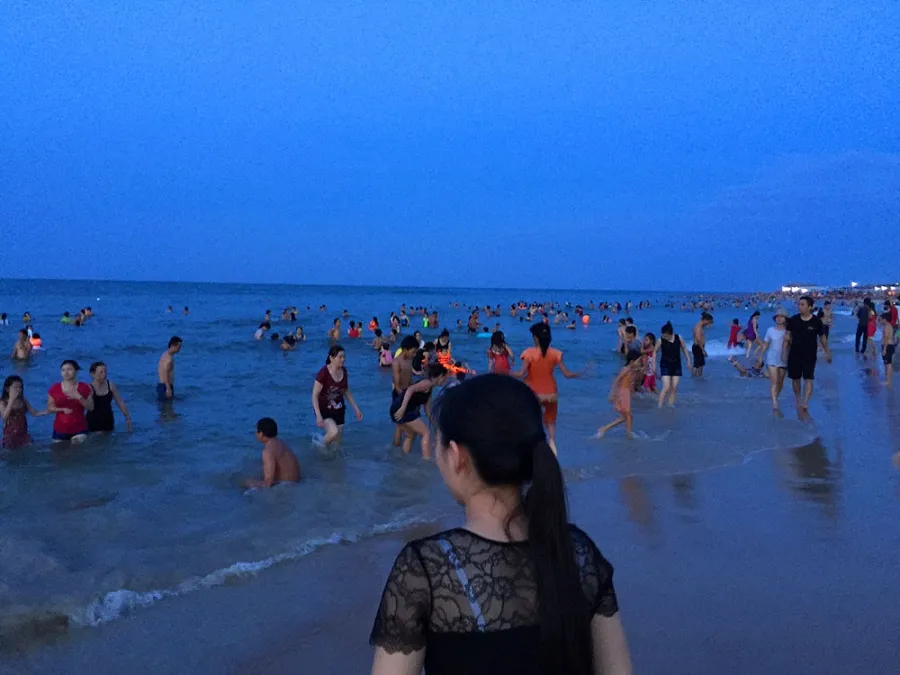 Nắng nóng trên 40°C, sinh hoạt người dân miền Trung đảo lộn ảnh 2