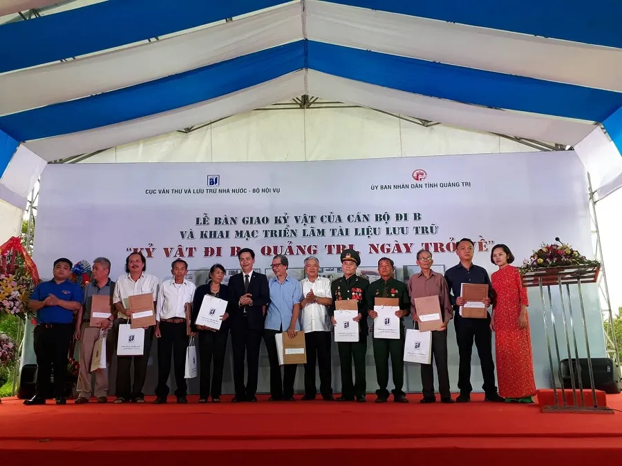 Khai mạc Triển lãm “Kỷ vật đi B - Quảng Trị - Ngày trở về” ảnh 1